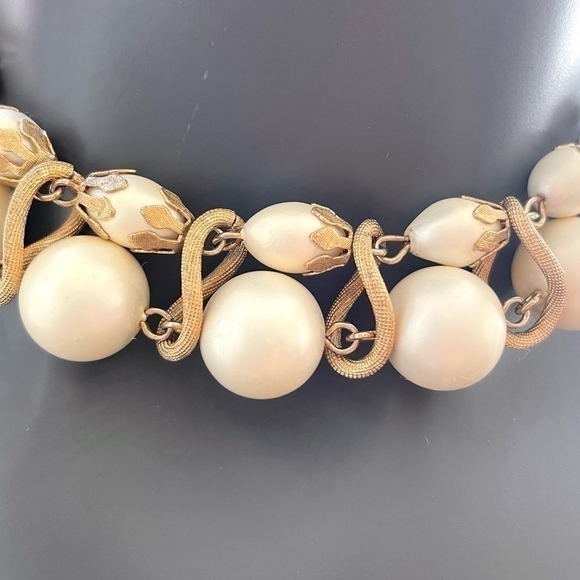 Vintage Artificial Pearl Beads Two Layers Gold-Tone Necklace Women Beads Jewelry - Picture 3 of 6
